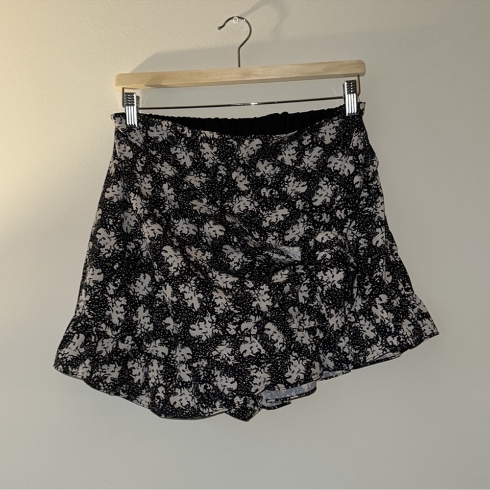 Floral Black and White Women's Skirt - Picture 3 of 8